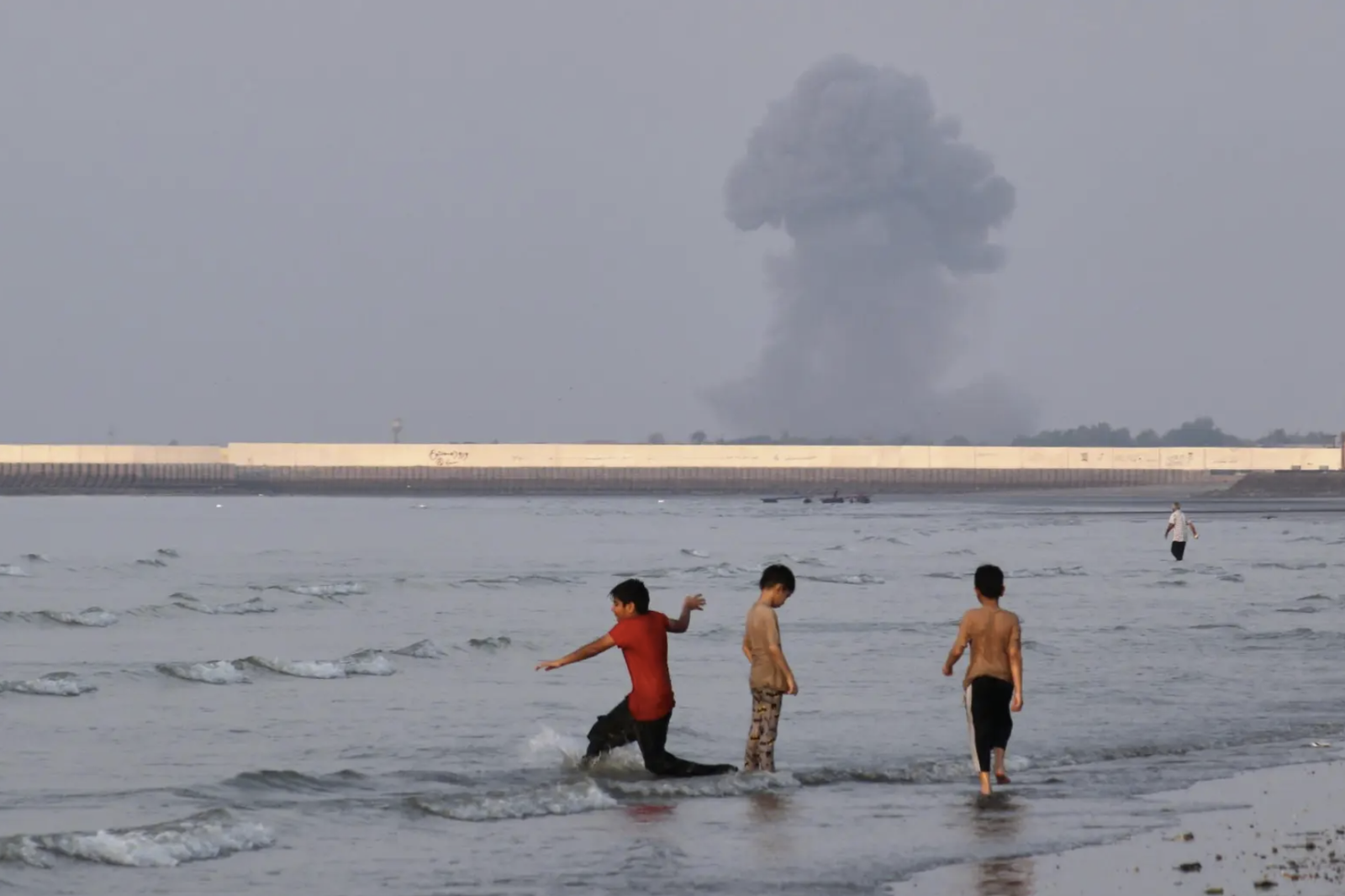 Iran: The Invisible War By Howard Bloom Iran: The Invisible War By Howard Bloom