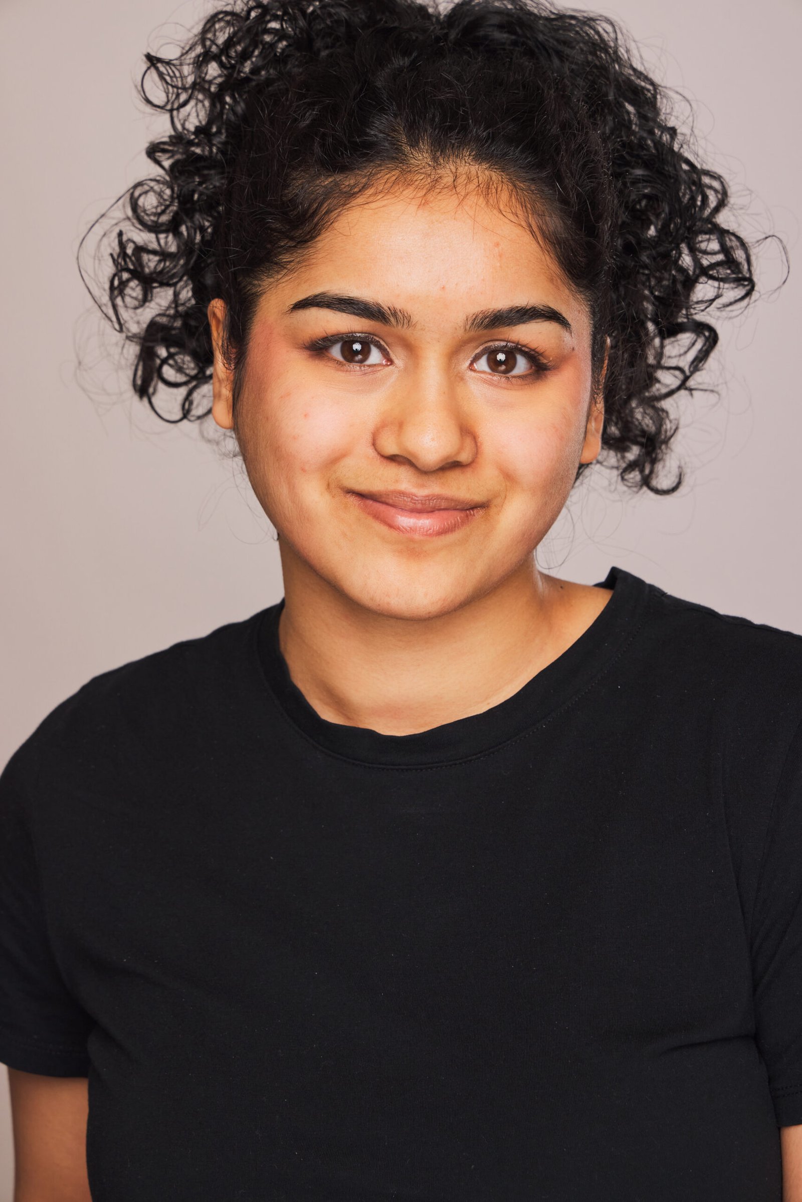 Anuya Gawaskar’s “Loose Ends” Gains Momentum as Single Debuts on National Radio Charts